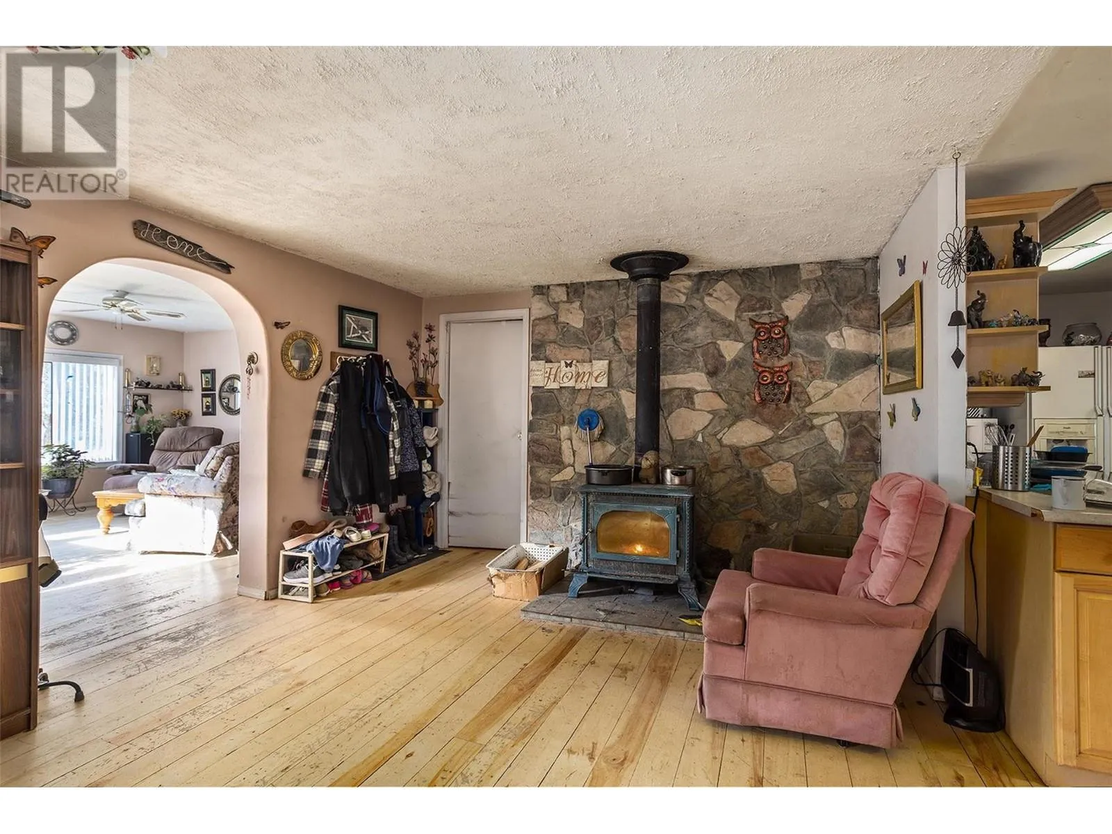 Multi-family at 85 Ernest Avenue — photo 4 of 28