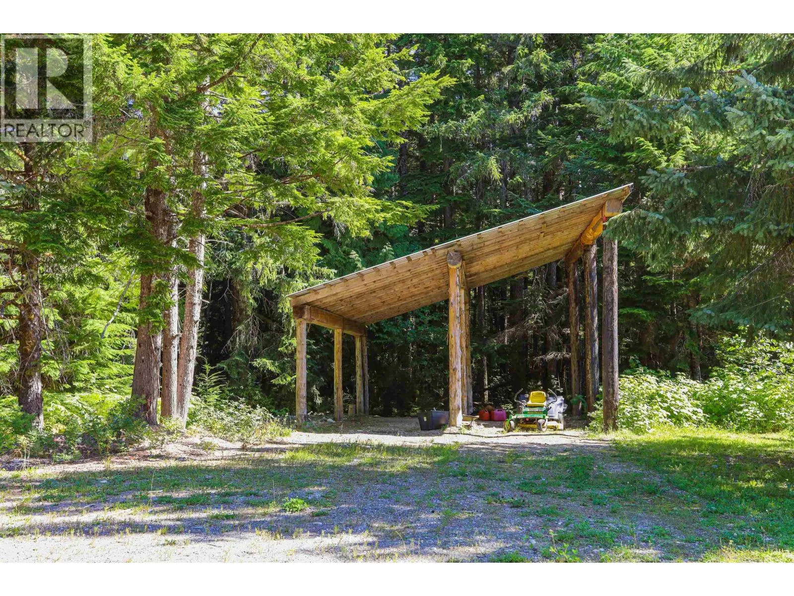 Acreage at 499 QUATSINO BOULEVARD — photo 4 of 40