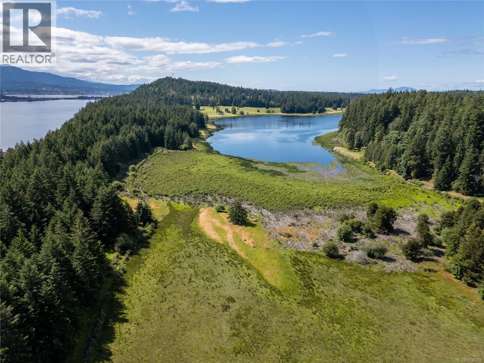 Acreage at 909 South Rd — photo 3 of 71