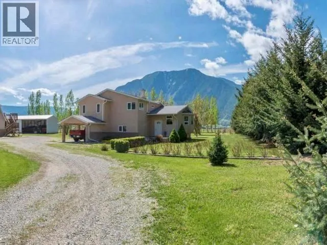 Farm at 851 KEREMEOS BYPASS Road — photo 4 of 26