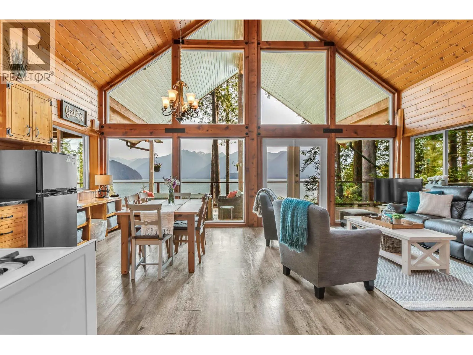 Acreage at 4 CHRISTIAN COVE — photo 4 of 40