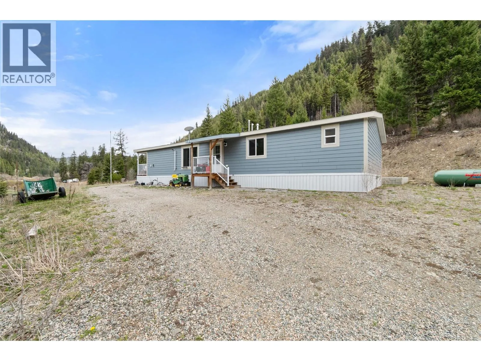 Acreage at 3600 Summers Creek Road — photo 2 of 26