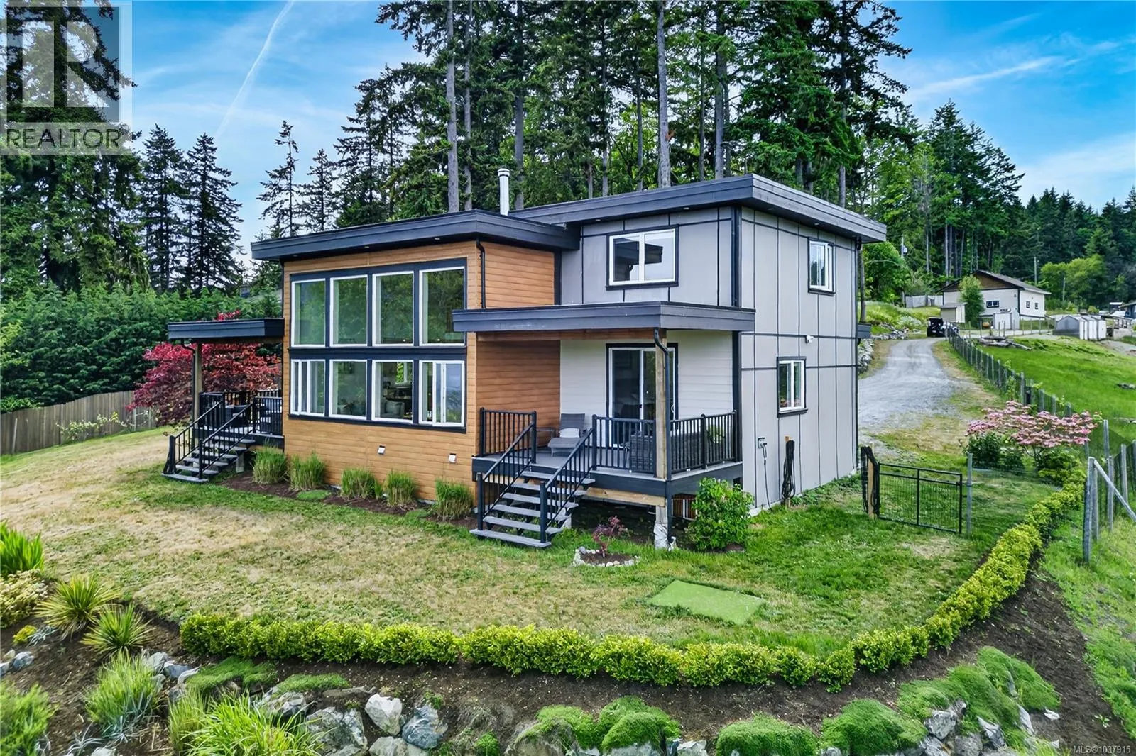 Acreage at 6499/6495 Doumont Rd