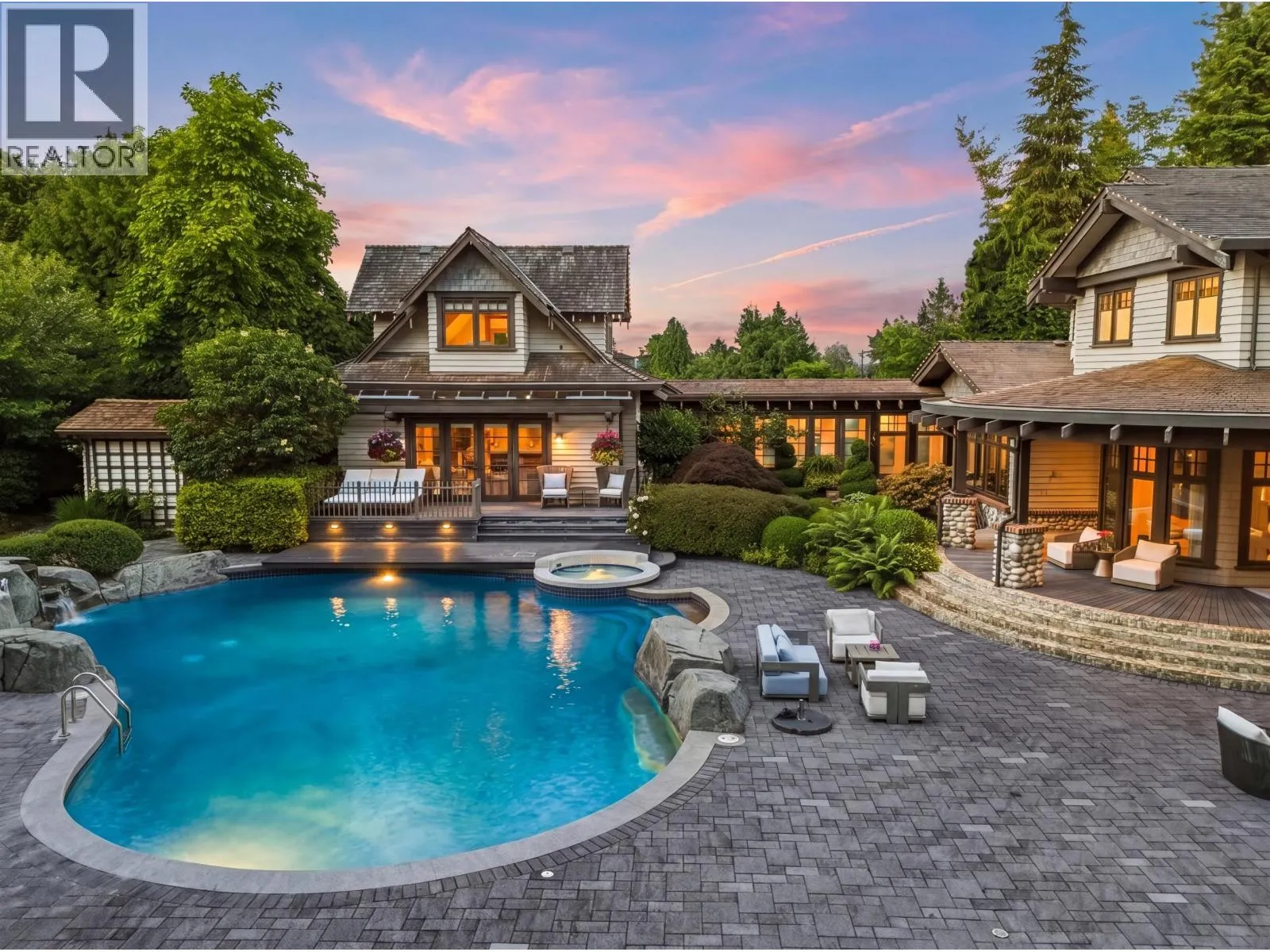 Acreage at 1988 DRUMMOND DRIVE