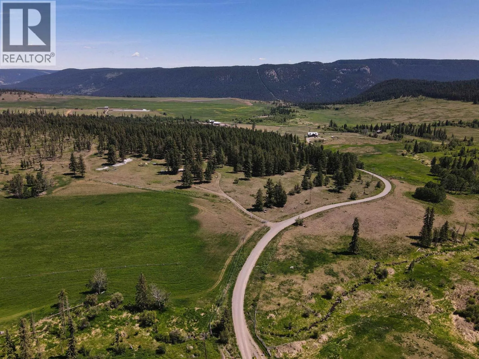 Farm at 2944 CHILCOTIN-MELDRUM ROAD — photo 2 of 40