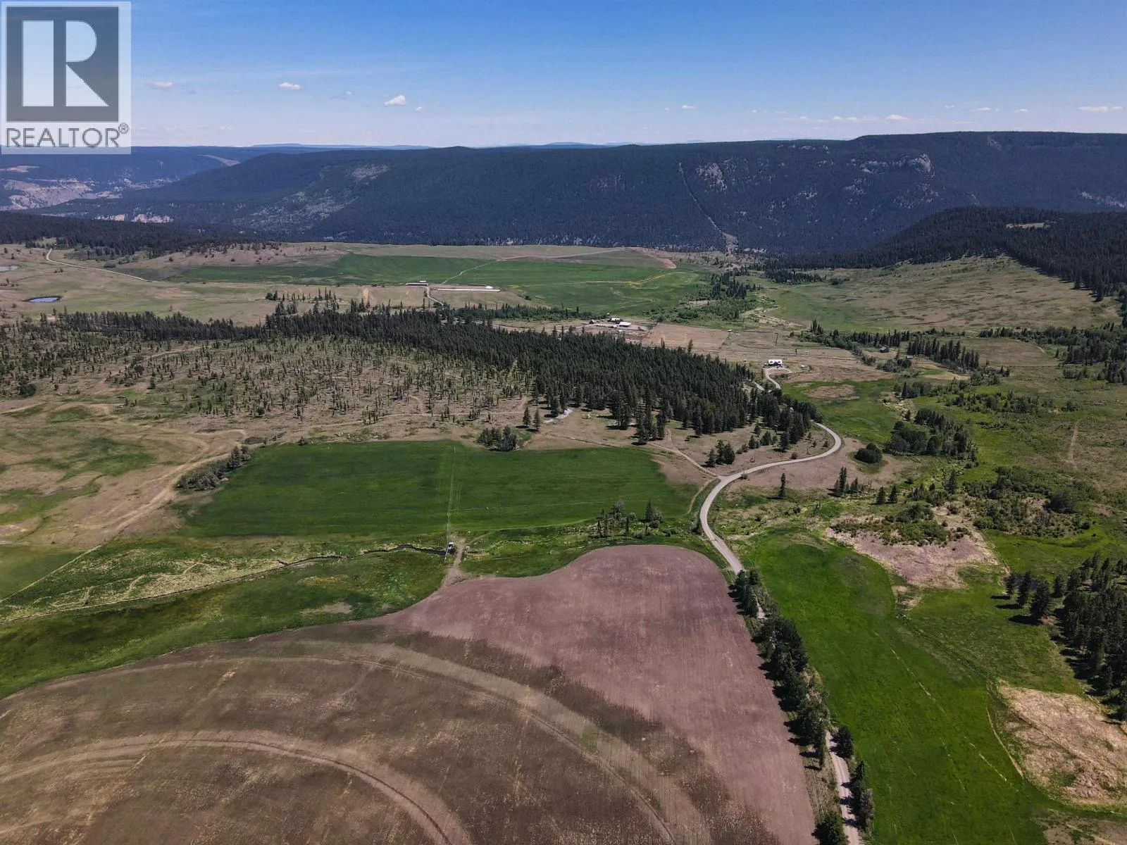 Farm at 2944 CHILCOTIN-MELDRUM ROAD — photo 3 of 40