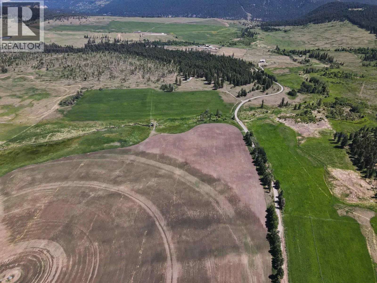 Farm at 2944 CHILCOTIN-MELDRUM ROAD — photo 4 of 40