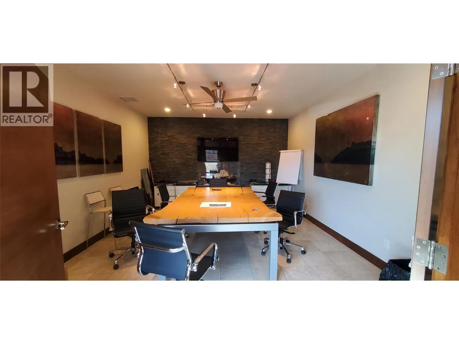 Office for sale in Kelowna