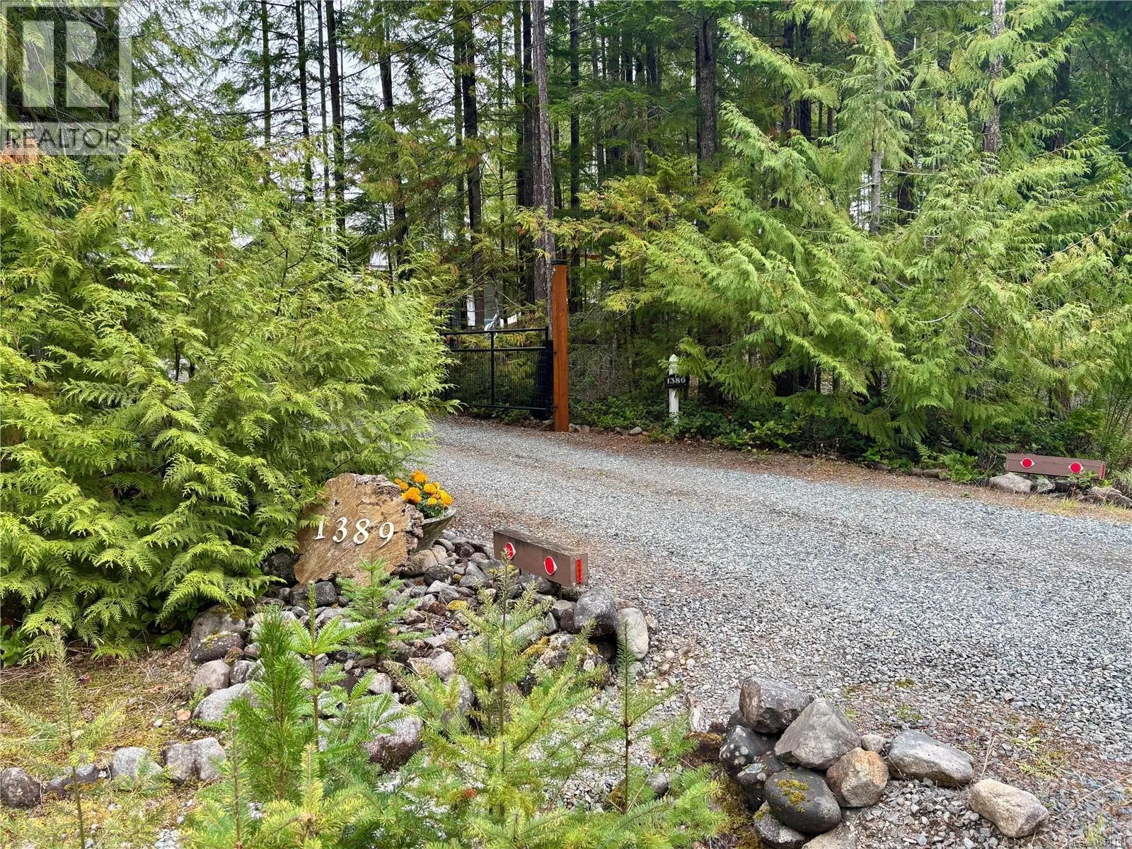Acreage at 1389 Meadowood Way