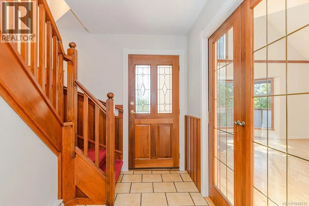 Acreage at 620 Tammy Pl — photo 4 of 46