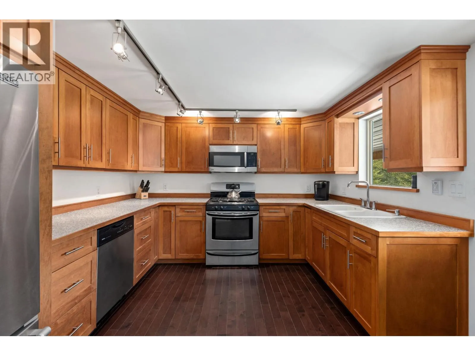 Acreage at 9660 DEVINE STREET — photo 4 of 34
