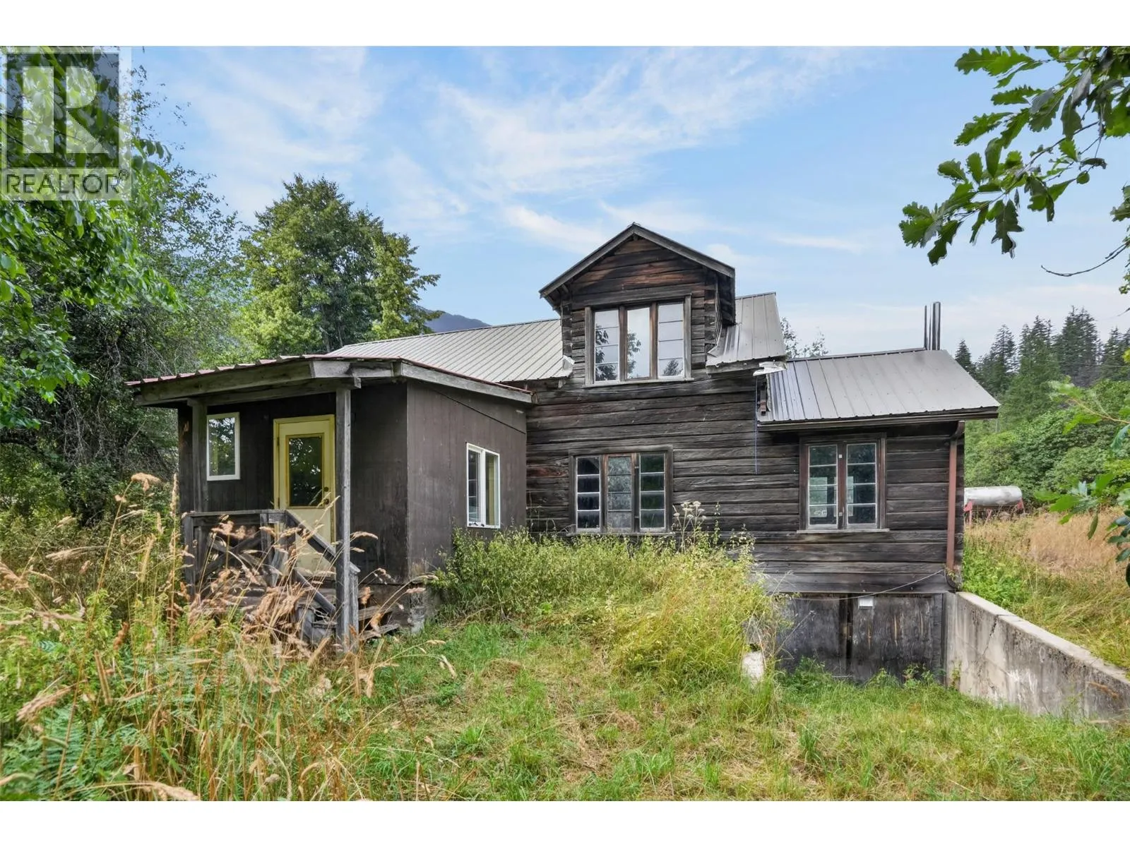 Farm at 5795 KASLO SOUTH Road — photo 4 of 35