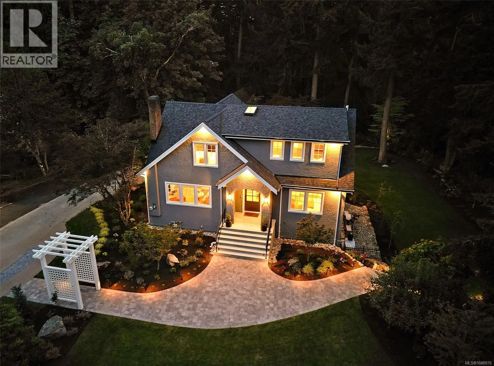 Acreage at 2535 Queenswood Dr
