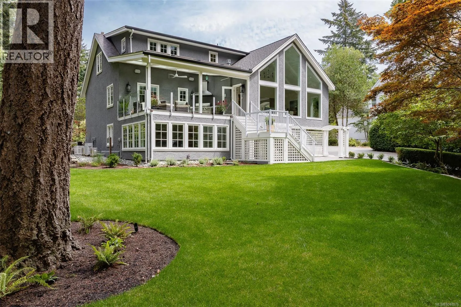 Acreage at 2535 Queenswood Dr — photo 4 of 73