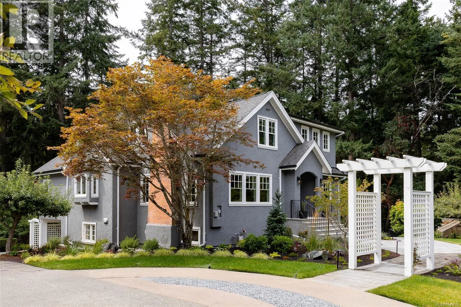 Acreage at 2535 Queenswood Dr — photo 5 of 73