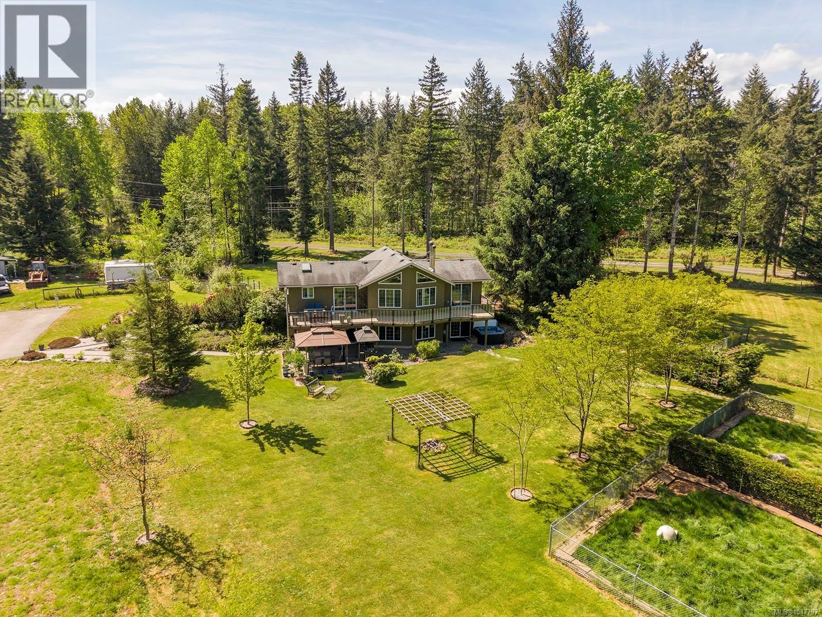 Acreage at 5427 Wildwood Rd — photo 3 of 57