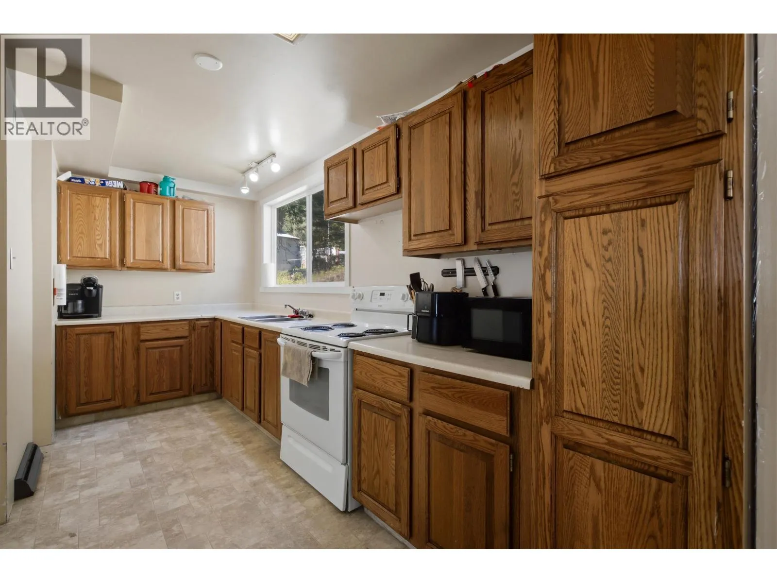 Multi-family at 3265 FIRDALE DRIVE — photo 2 of 36