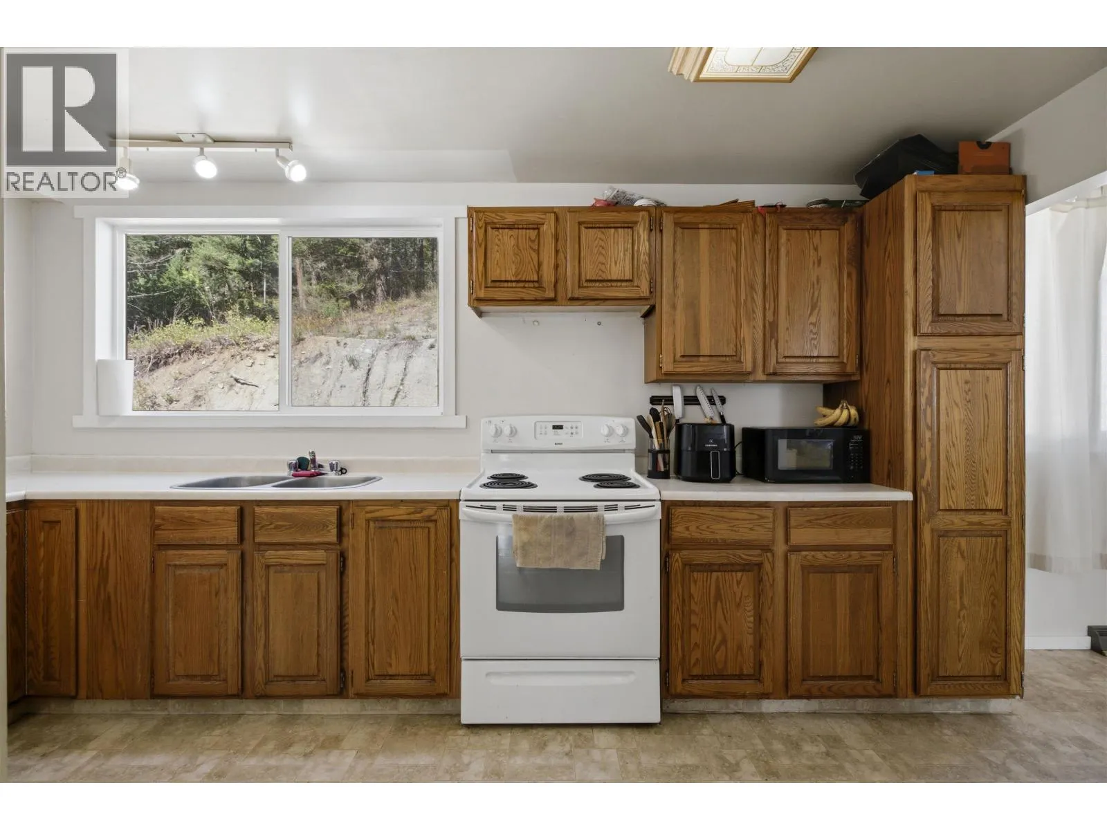 Multi-family at 3265 FIRDALE DRIVE — photo 3 of 36