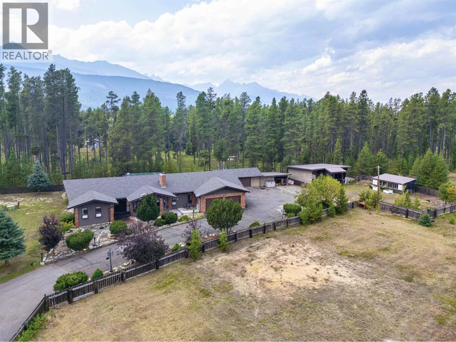 Acreage at 1365 S 5 HIGHWAY