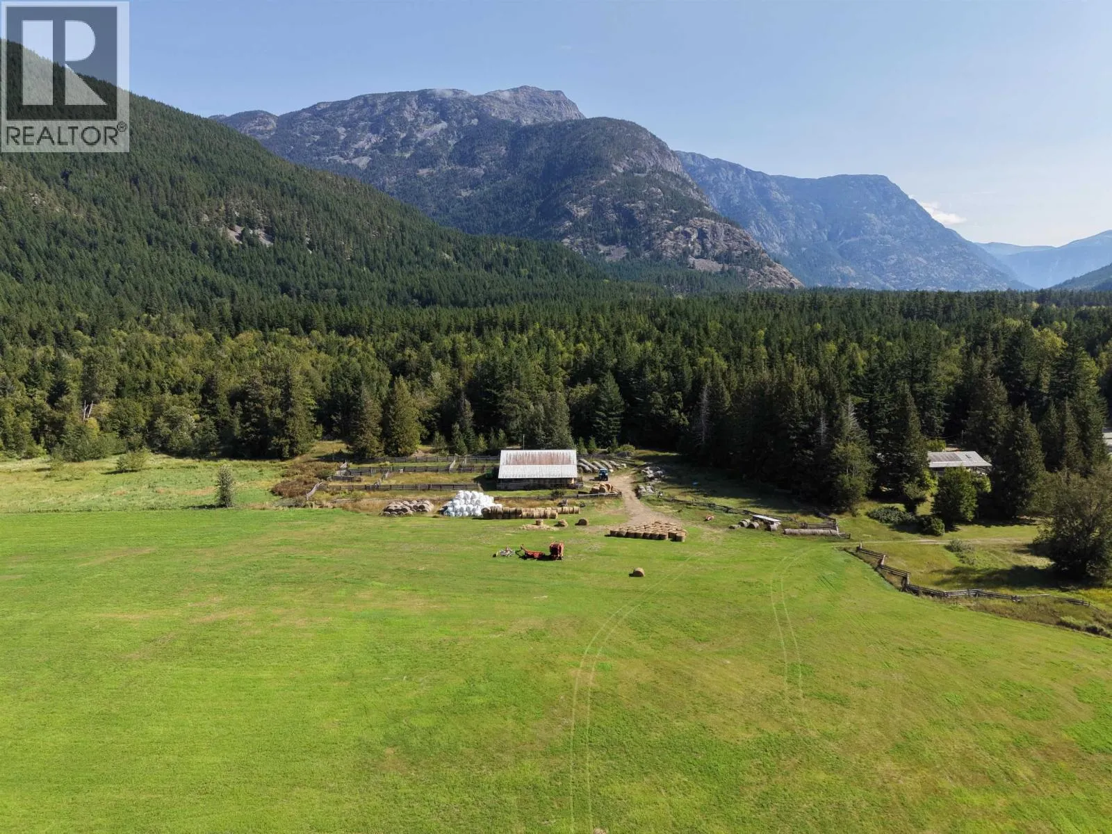 Acreage at SW 1/4 4892 MACKENZIE 20 HIGHWAY