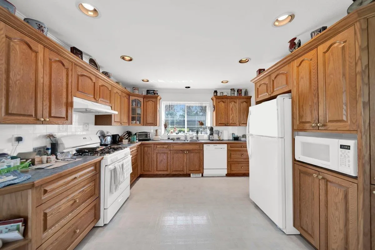 Acreage at 8577 184 STREET — photo 5 of 31
